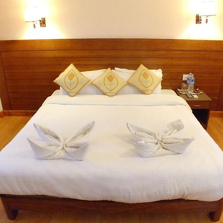 Hotel Greenland Pokhara Extérieur photo