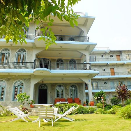 Hotel Greenland Pokhara Extérieur photo