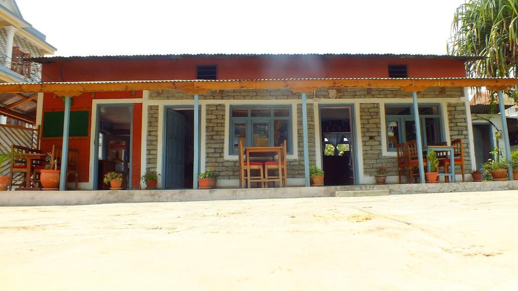 Hotel Greenland Pokhara Extérieur photo