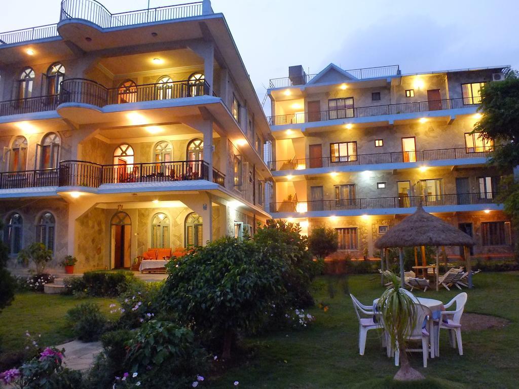 Hotel Greenland Pokhara Extérieur photo
