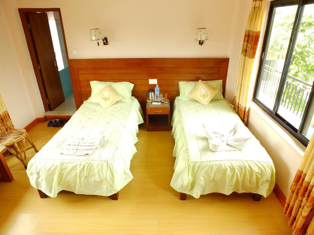 Hotel Greenland Pokhara Extérieur photo
