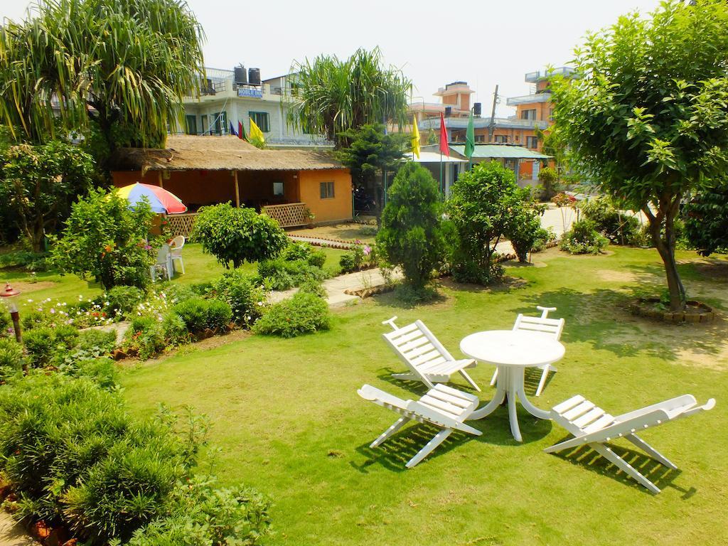 Hotel Greenland Pokhara Extérieur photo